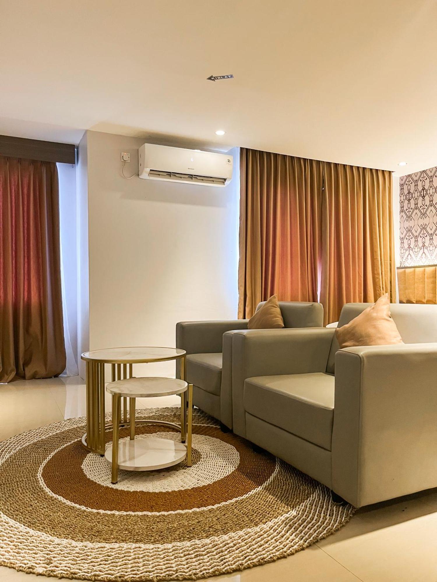 Sm Tower Hotel And Convention Berau Tanjung Redep エクステリア 写真