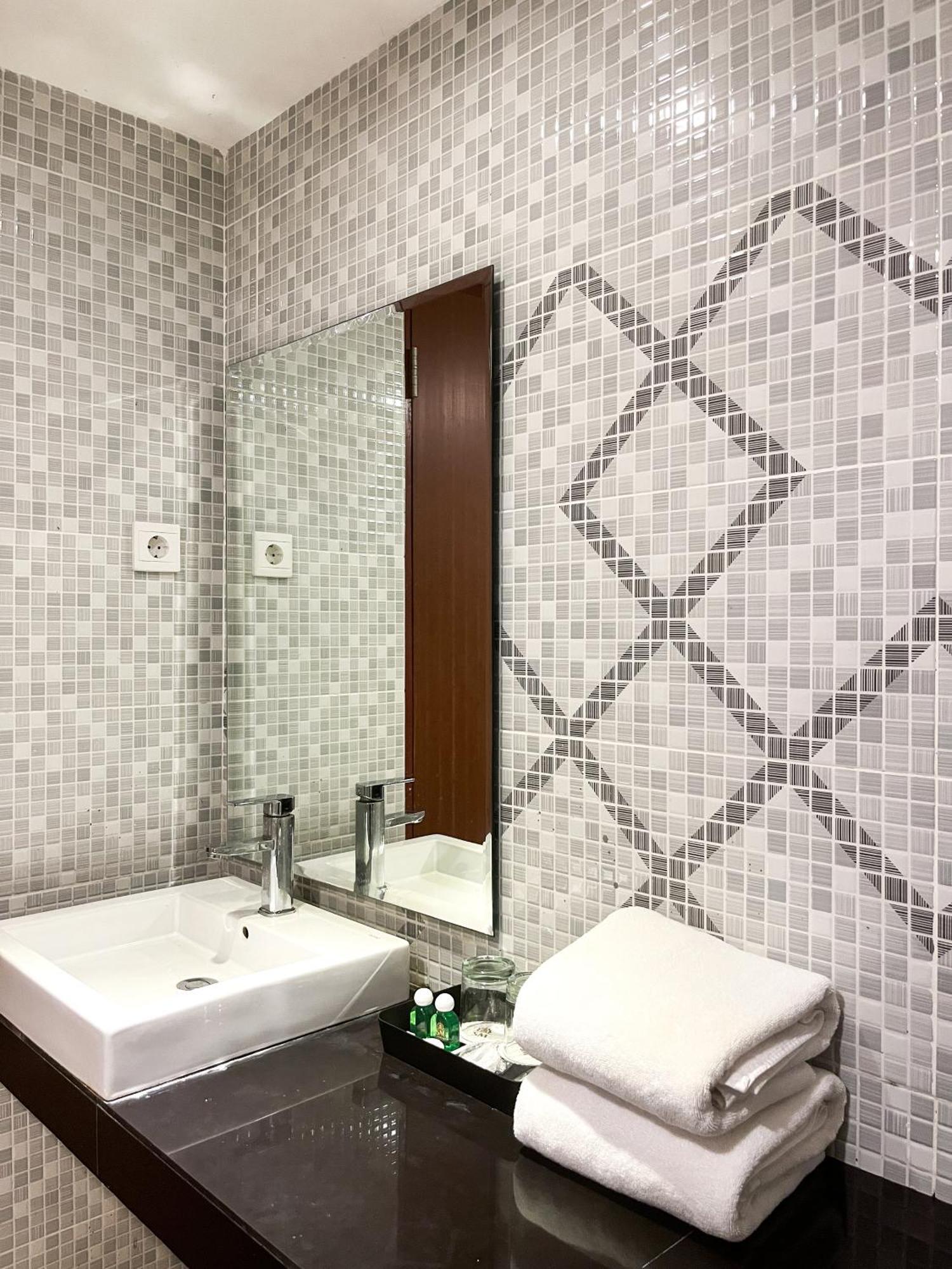 Sm Tower Hotel And Convention Berau Tanjung Redep エクステリア 写真