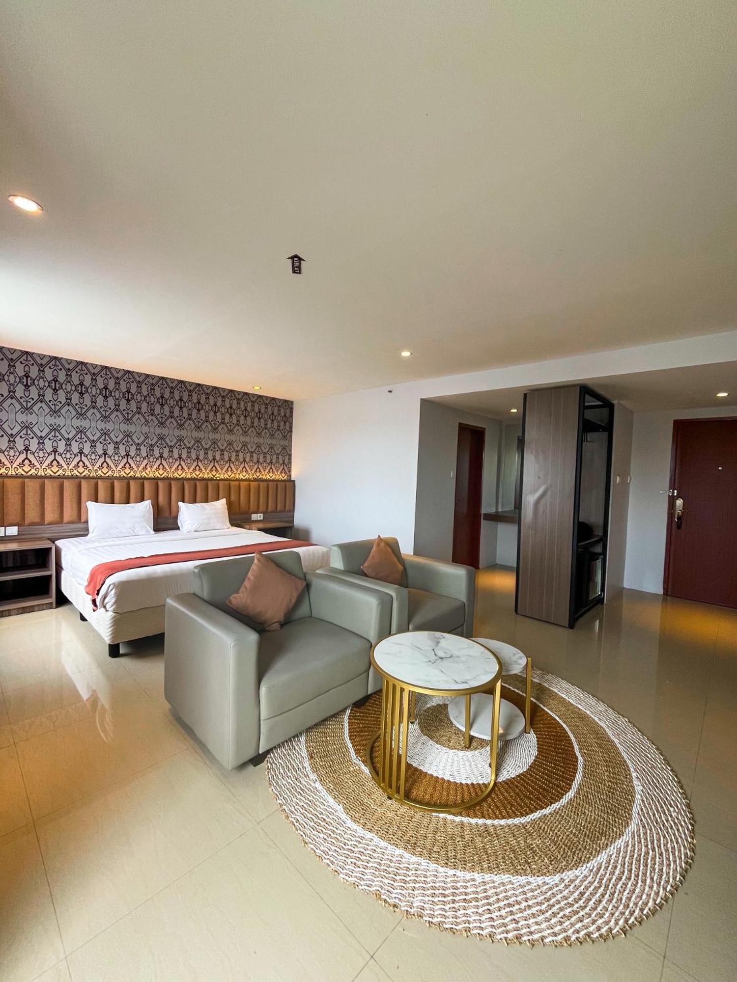 Sm Tower Hotel And Convention Berau Tanjung Redep エクステリア 写真